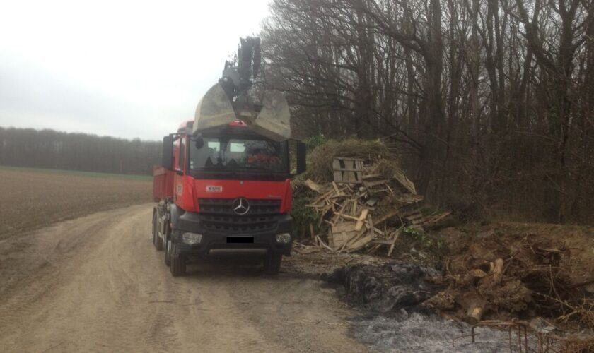 Dépôts sauvages à Ronquerolles : le procès de l’ex-maire du village et de deux entreprises renvoyé