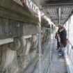 Dernière étape d’une restauration historique pour le pont Neuf, plus vieux pont de Paris