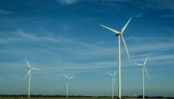 Des éoliennes feront bientôt avancer le métro à Paris !