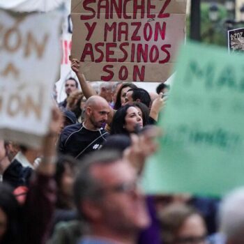 Des manifestations à Valence ciblent les autorités « tachées de sang » après les inondations meurtrières