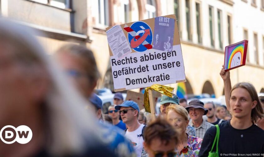 Deutschland: Sehr rechte Einstellungen im Westen nehmen zu