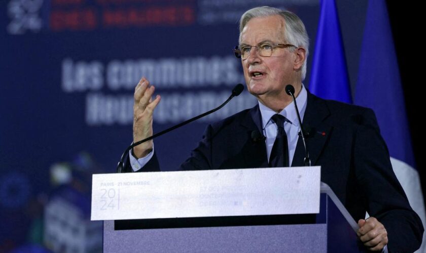 Devant les maires de France, Michel Barnier vante l’intérêt «national» contre les «petites combines»