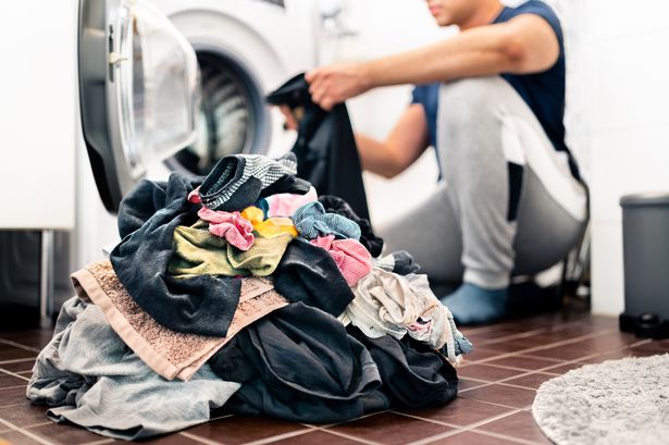 Dry clothes in five minutes without heating using genius 'burrito' hack