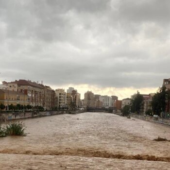 El Hospital Clínico sólo atiende Urgencias y cierran los centros de salud del distrito por la DANA en Málaga