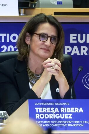 El PP europeo coloca a Ribera bajo sospecha toda la legislatura: impone una 'cláusula de dimisión' inmediata si es imputada