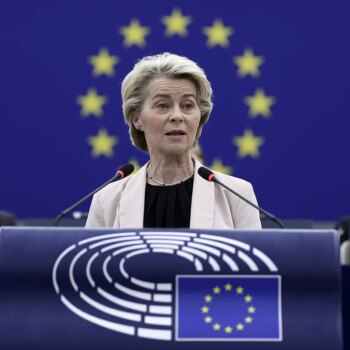 El Parlamento Europeo aprueba la nueva Comisión de Von der Leyen con el voto en contra  del PP español: "Decimos no a Ribera"