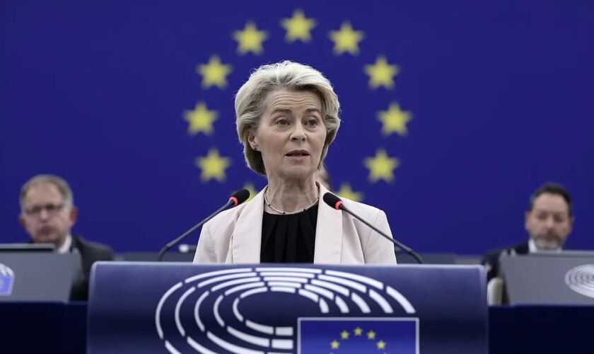 El Parlamento Europeo aprueba la nueva Comisión de Von der Leyen con el voto en contra  del PP español: "Decimos no a Ribera"