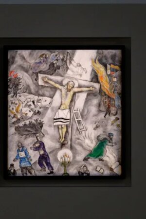 El Vaticano expone el Cristo de Chagall, símbolo de la persecución a los judíos