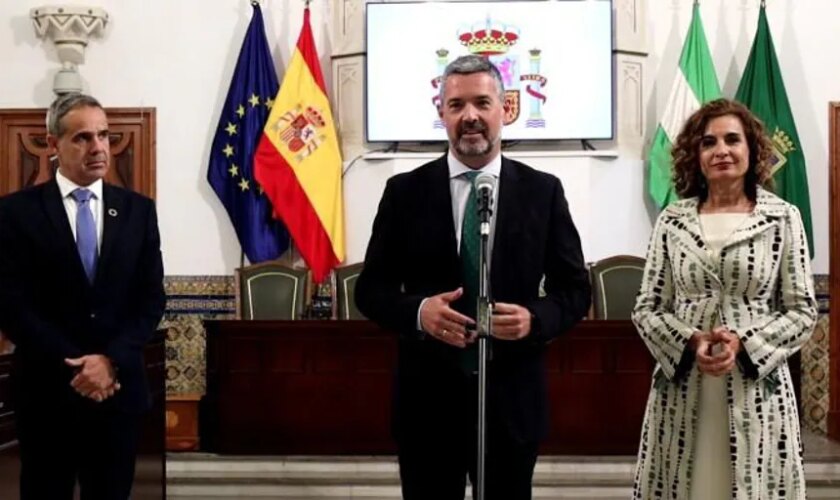 El alcalde de Rota se desmarca de Ruiz Boix y lidera la corriente de apoyo a Espadas en el PSOE de Cádiz