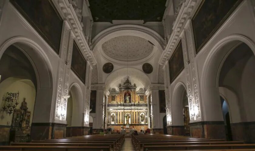 El antiguo templo de San Francisco de Paula de Sevilla, una iglesia vinculada hasta con un Santo Entierro Grande