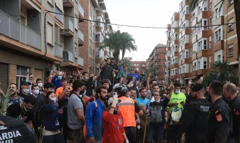 El exabrupto de una edil de Granada: «¿Alguien tiene el teléfono del hombre del palo? Me gustaría hacerle un Bizum»