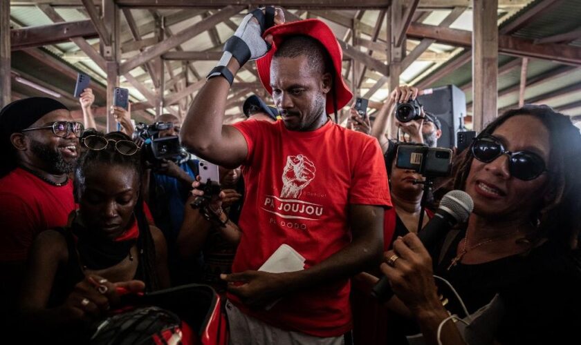 En Martinique, trois membres du collectif de lutte contre la vie chère interpellés