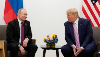 Entre Donald Trump et Vladimir Poutine, les tractations débutent sur le dossier ukrainien