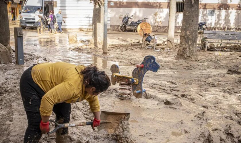 Esperanza bajo el lodo en Masanasa: la pala de Jasma y los arroces de Neftalí