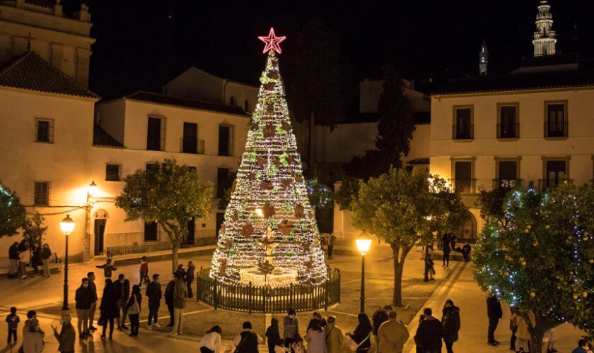 Estepa aplaza su alumbrado navideño por las víctimas de la DANA y Lebrija dona 20.000 euros