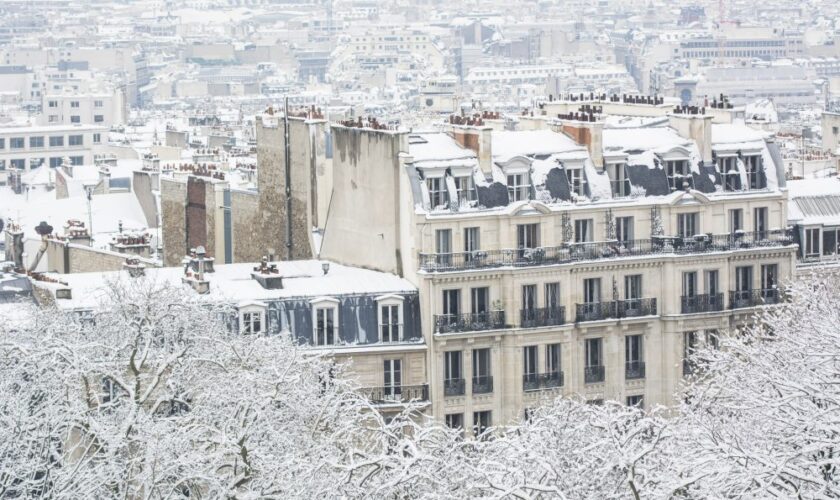 Fact-check : Peut-on sortir de chez soi quand il neige ?