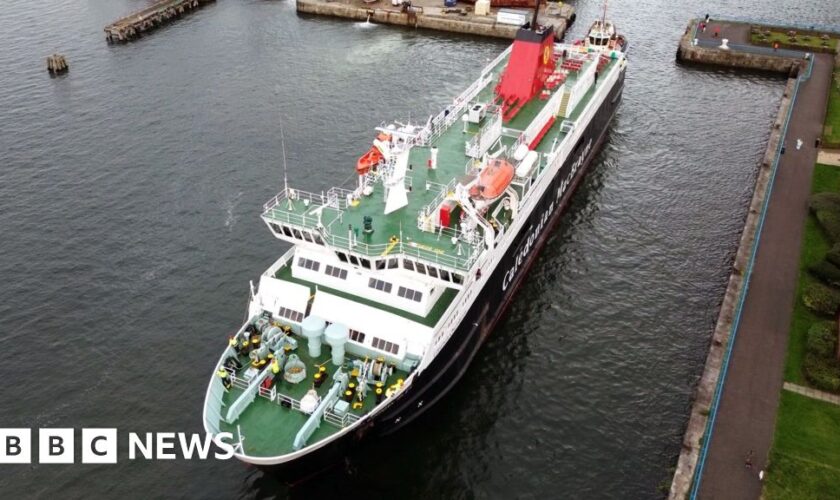 Ferry disruption: Islanders face a difficult winter, warns minister