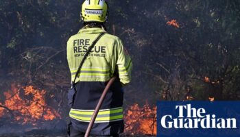 Fire danger in southern Australia as weather bureau warns of ‘damaging winds’ and soaring temperatures