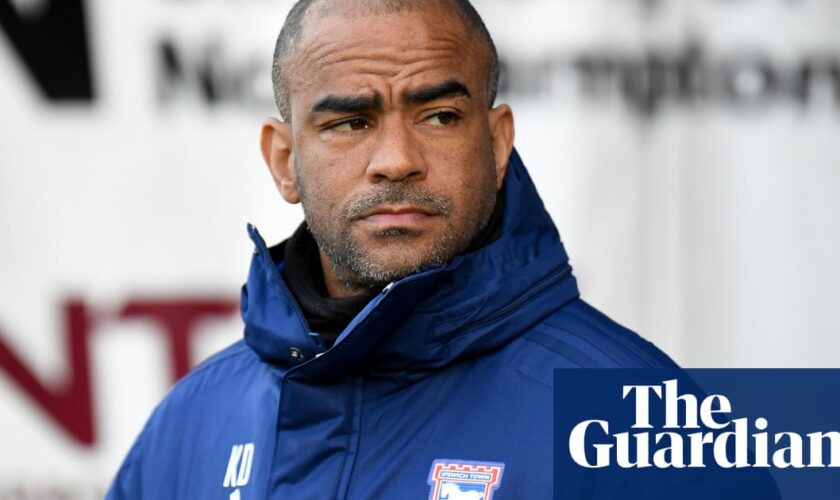 Former England footballer Kieron Dyer settles Mirror phone-hacking case