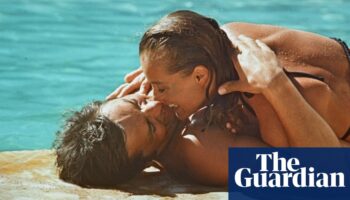 French say ‘non’ for longer as data shows increase in age to lose virginity