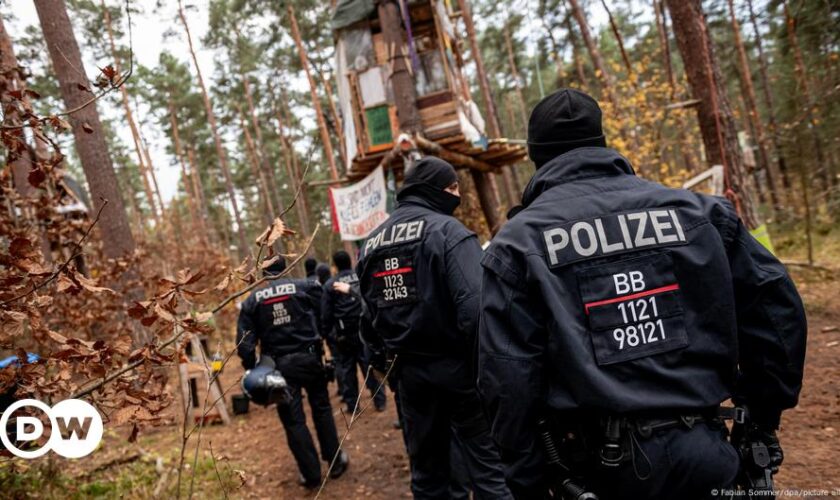 Germany: Police remove Tesla protesters from forest camp