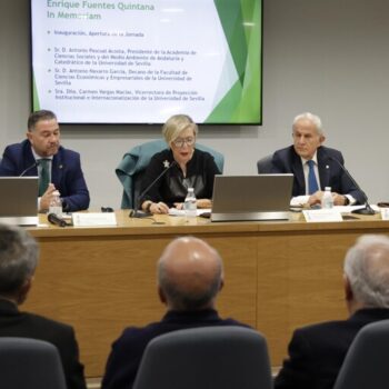 Homenaje «in memoriam» a Enrique Fuentes Quintana en Sevilla en el centenario de su nacimiento