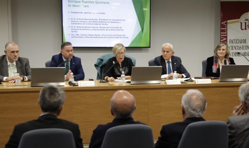 Homenaje «in memoriam» a Enrique Fuentes Quintana en Sevilla en el centenario de su nacimiento