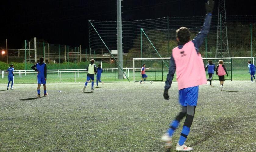 Ils se rêvent tous en Mbappé : dans ce club de foot, une sophrologue apprend aux jeunes à gérer la pression