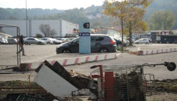 Inondations à Givors : un mois après, les clients pressés de revenir faire leur course « comme avant »