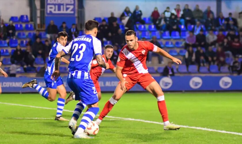 Isra rescata un punto en Alcoy para el Sevilla Atlético (1-1)