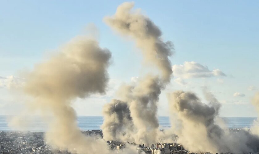 Israel ataca el centro de Beirut horas antes de votar un acuerdo de alto el fuego en el Líbano