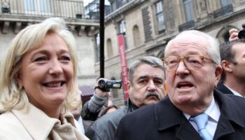 Jean-Marie Le Pen hospitalisé : Marine Le Pen exprime des « inquiétudes » sur la santé de son père