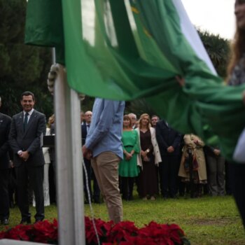 Juanma Moreno contra los agravios de Pedro Sánchez a Andalucía: «No somos menos que nadie»