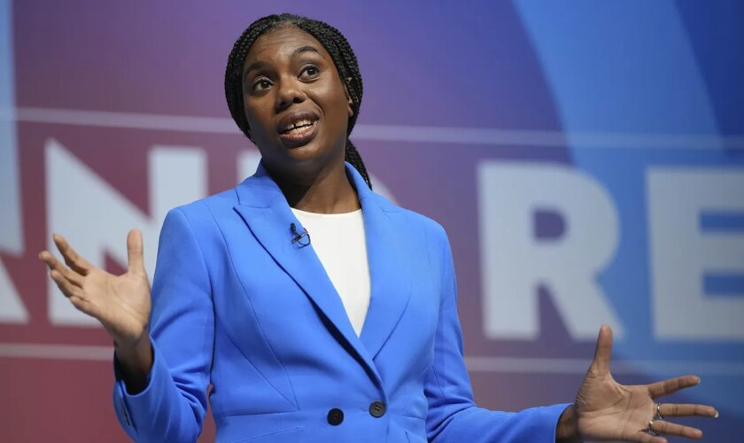 Kemi Badenoch, hija de inmigrantes nigerianos, elegida como líder de los 'tories'