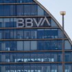 La CNMC ve riesgo para las pymes en la OPA de BBVA sobre Banco Sabadell y obliga a elevar las garantías de competencia