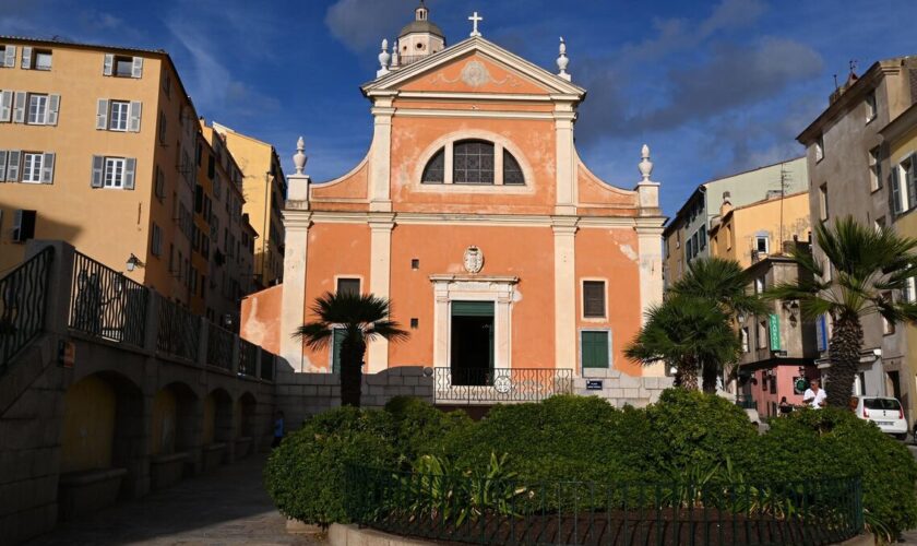 La cathédrale d’Ajaccio se refait une beauté express avant la visite du pape François