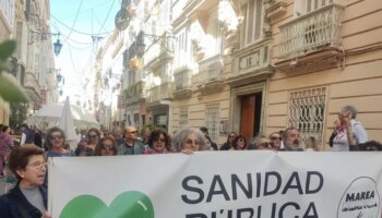 La plataforma Marea Blanca inicia en Cádiz sus movilizaciones contra la gestión sanitaria andaluza