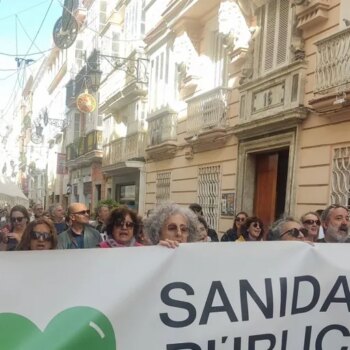 La plataforma Marea Blanca inicia en Cádiz sus movilizaciones contra la gestión sanitaria andaluza