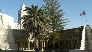 La police israélienne a-t-elle le droit d’arrêter des gendarmes dans une église française à Jérusalem ?