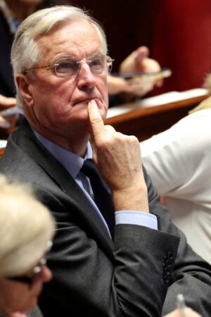 La pression monte sur Michel Barnier, menacé de censure avant Noël