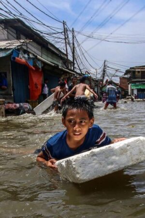 Landmark $300bn for poorer nations in COP29 climate deal