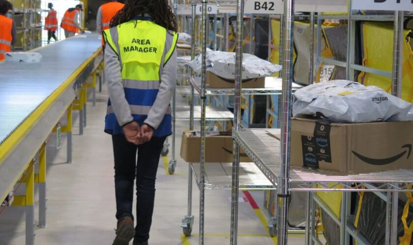 Le Blanc-Mesnil : des agents de tri d’Amazon en grève contre les nouveaux horaires de nuit