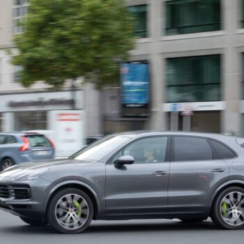 « Les automobilistes tuent » : Paris interpelle le gouvernement et fait un pas de plus vers l’interdiction des SUV