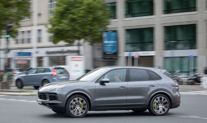 « Les automobilistes tuent » : Paris interpelle le gouvernement et fait un pas de plus vers l’interdiction des SUV