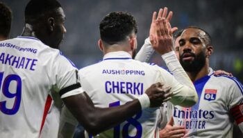 Ligue 1 : Lyon s’offre le derby face à Saint-Étienne grâce à l’inévitable Lacazette