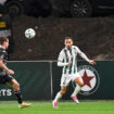 Ligue 2 : match arrêté, lourde défaite à domicile et position de relégable… La sale soirée du Red Star