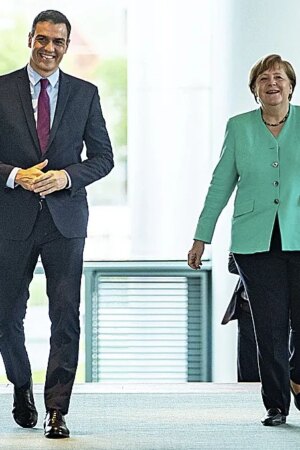 Lo que Merkel desvela: "Rajoy se distanció de mí. Sánchez me ofreció apoyo en inmigración recién llegado al cargo"