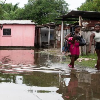 Los estragos de la tormenta Sara: dos muertos y más de 100.000 afectados en Centroamérica