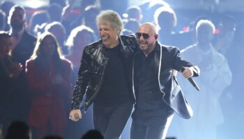 Los grandes momentos de los Latin Grammy 2024: el remix de Bon Jovi y Pitbull, el emotivo recuerdo a los grandes mexicanos y un reencuentro tras 29 años de enfado