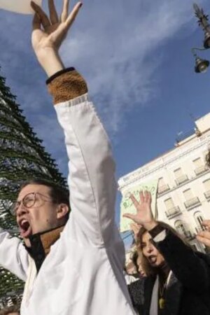 Los sindicatos de médicos demandan a la Consejería y le reclaman 5 millones de euros